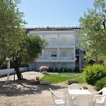 Eden Park Hotel