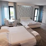Hotel Eden Park 3*