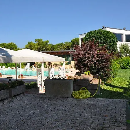 Eden Park 3*