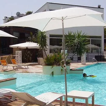 Eden Park فندق 3*