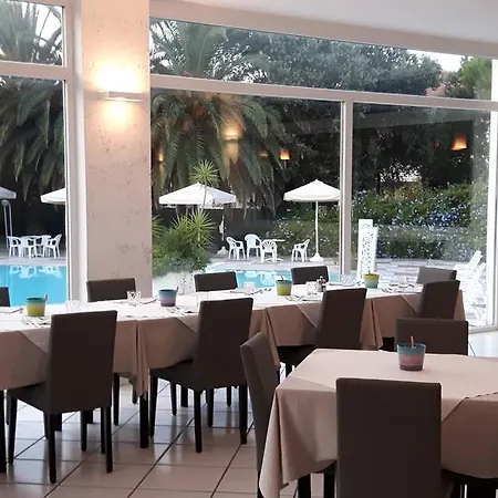 Eden Park Hotel 3*
