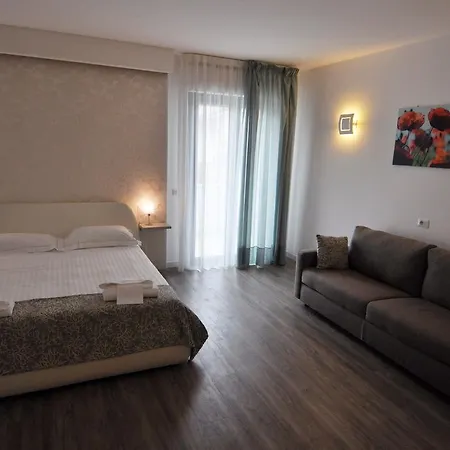 فندق Eden Park 3*